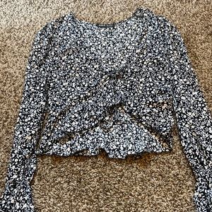 Floral vneck crop top